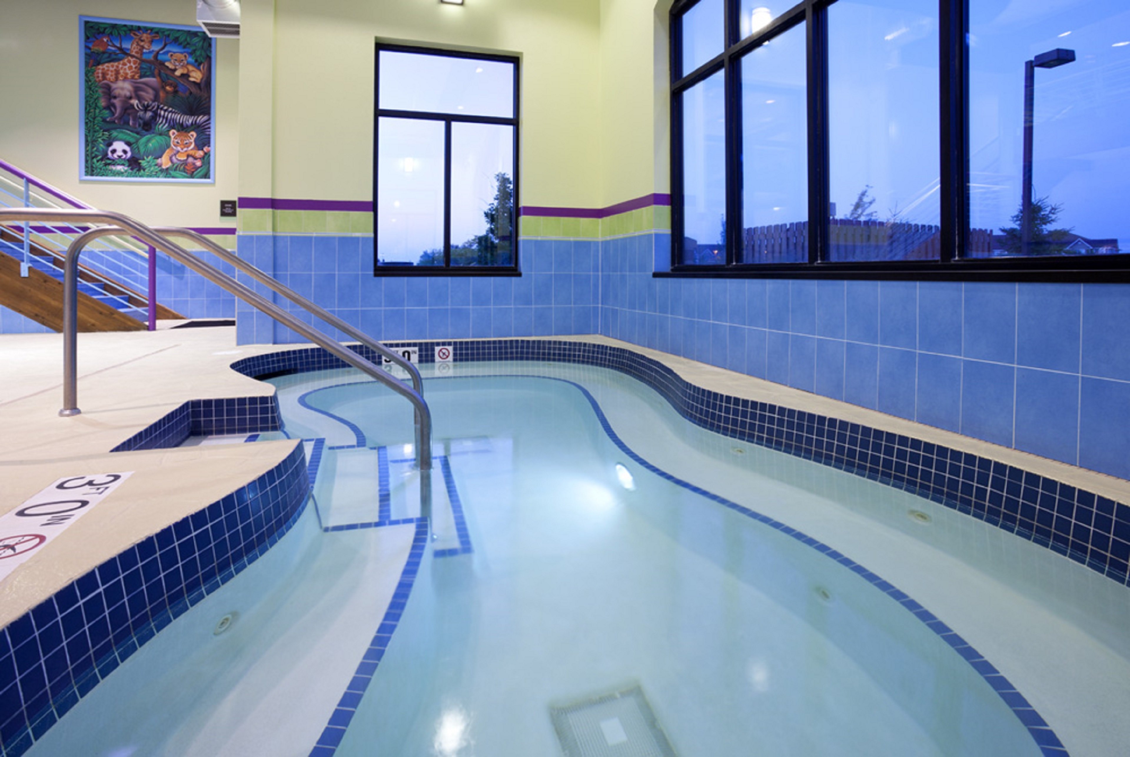 holiday inn express hotel and suites rogers by ihg