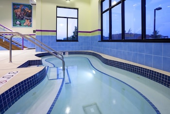 Holiday Inn Express Hotel & Suites Rogers By Ihg,Rogers>>Minneapolis - St. Paul,3 star