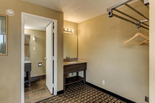 quality inn detroit downtown