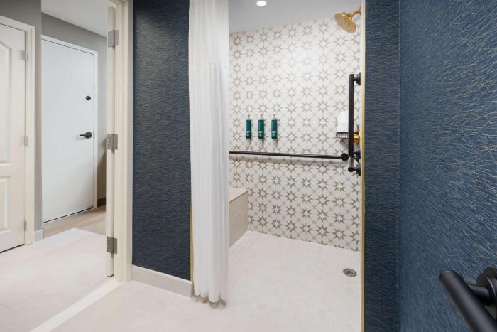 doubletree by hilton charlotte city center