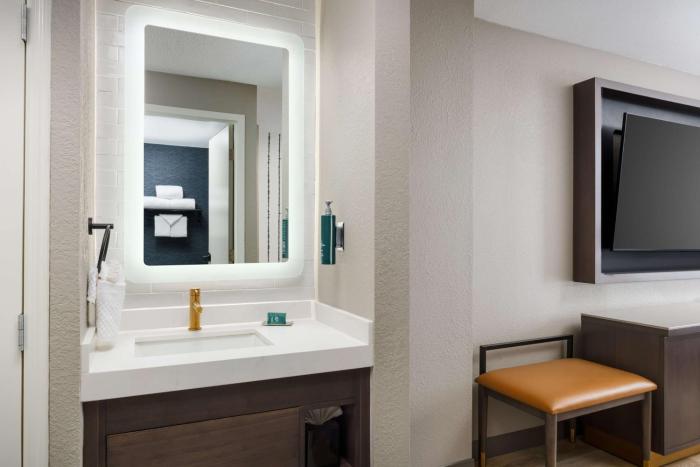 doubletree by hilton charlotte city center