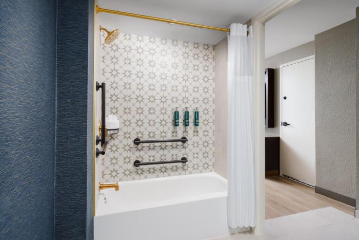 doubletree by hilton charlotte city center
