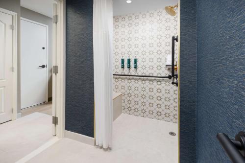 doubletree by hilton charlotte city center