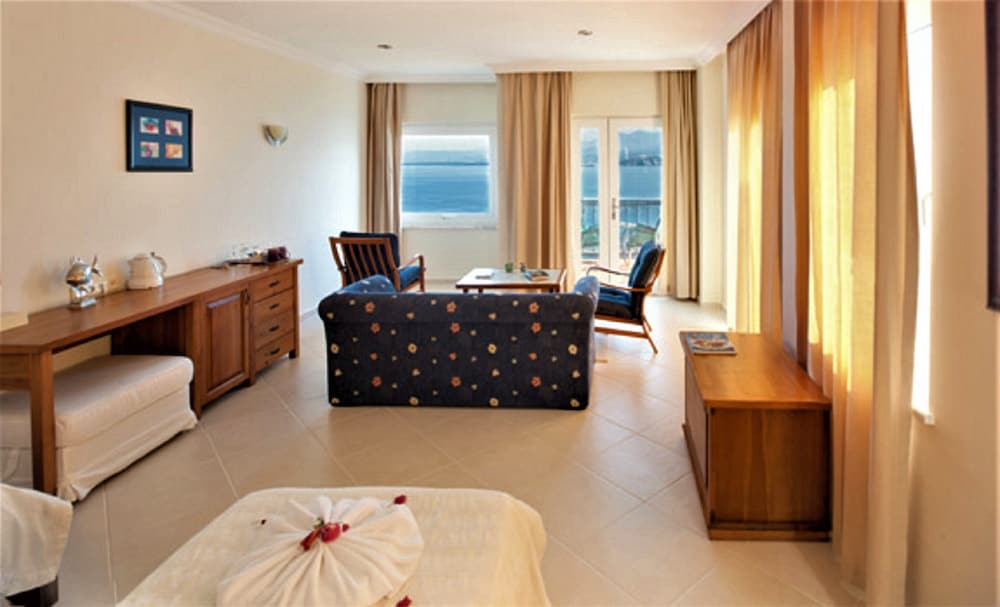 ece hotel sovalye island