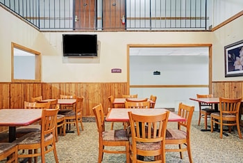 super 8 by wyndham rogers minnesota