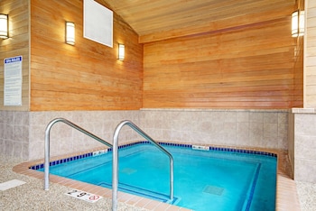 super 8 by wyndham rogers minnesota