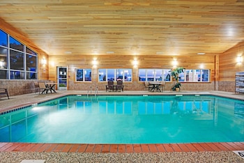 super 8 by wyndham rogers minnesota