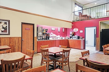 super 8 by wyndham rogers minnesota