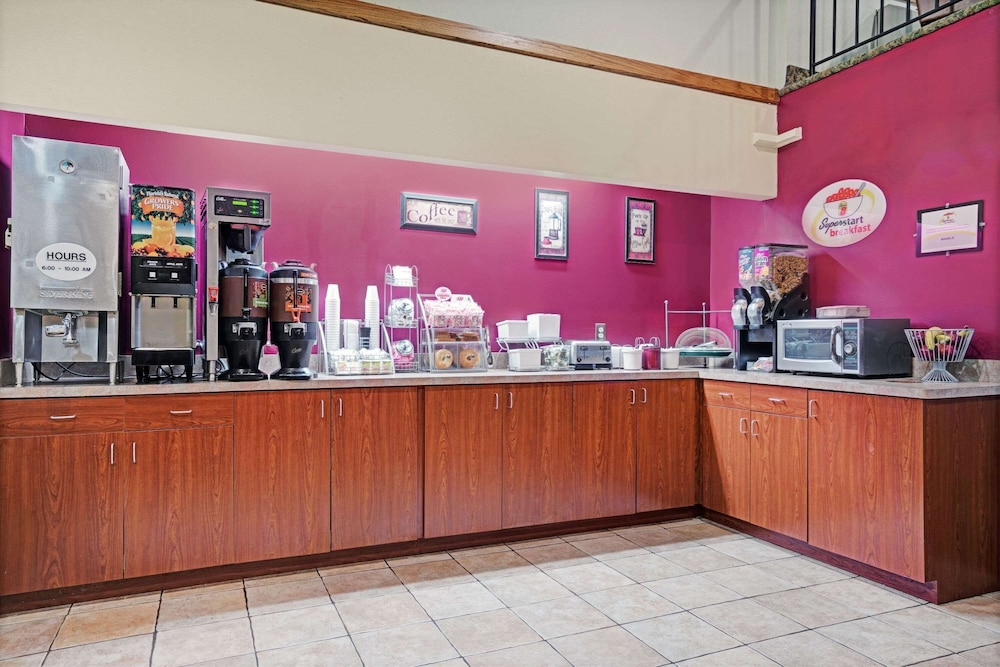 super 8 by wyndham rogers minnesota