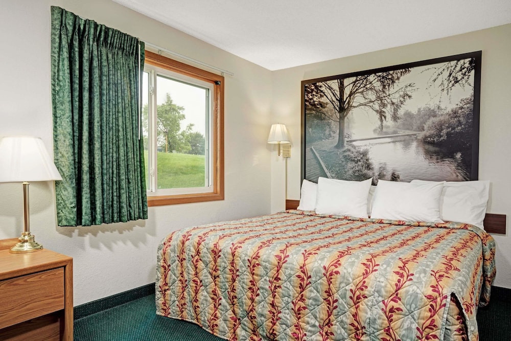 super 8 by wyndham rogers minnesota