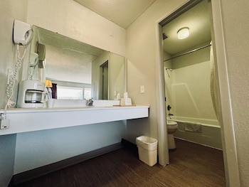 volunteer inn at church hill