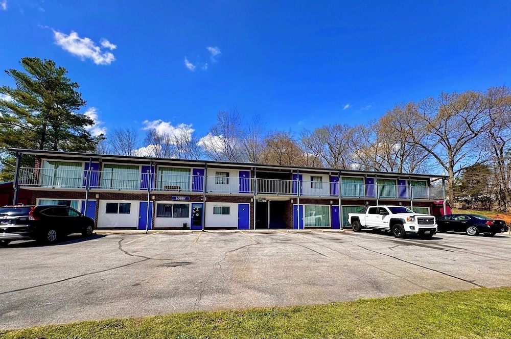 volunteer inn at church hill