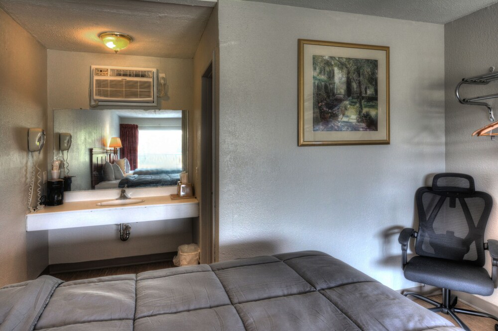 volunteer inn at church hill