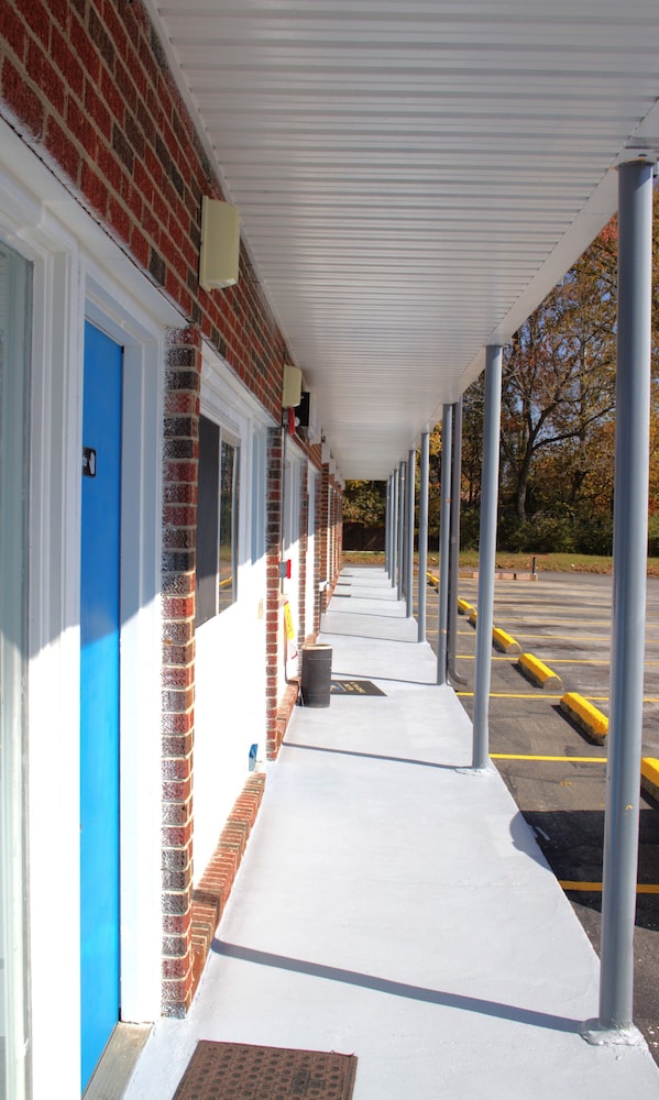 volunteer inn at church hill