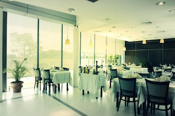 hotel camberland adults only