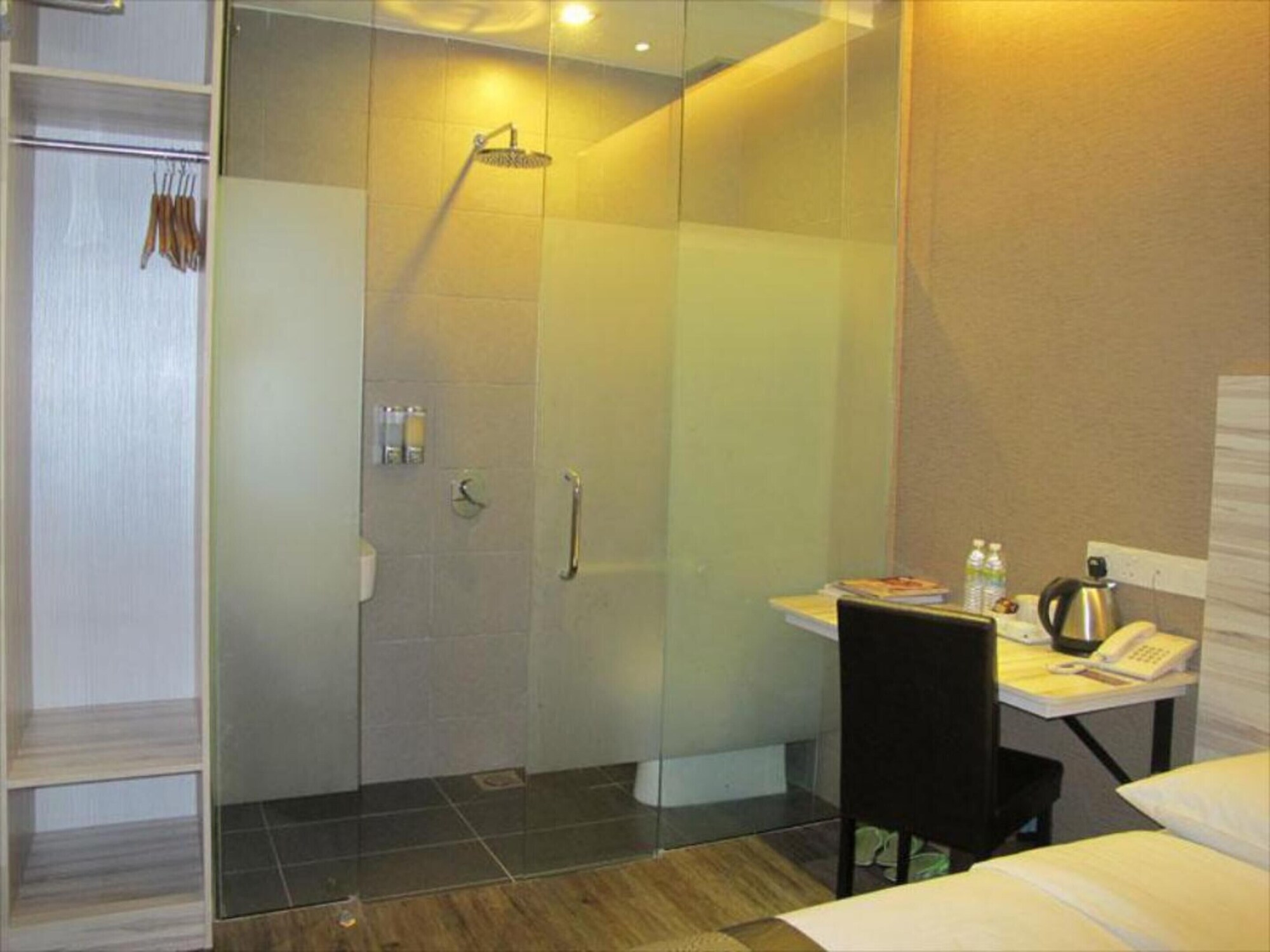 hotel austin paradise pulai utama