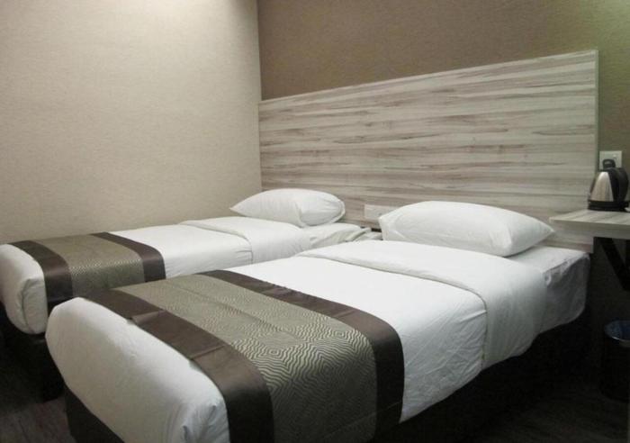 hotel austin paradise pulai utama