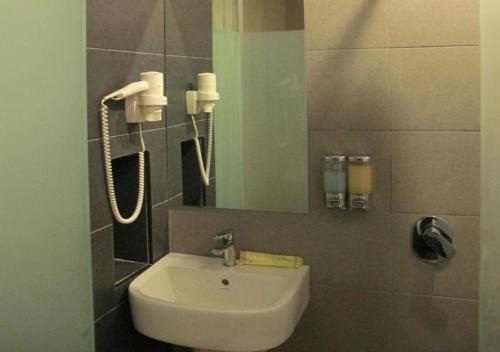 hotel austin paradise pulai utama