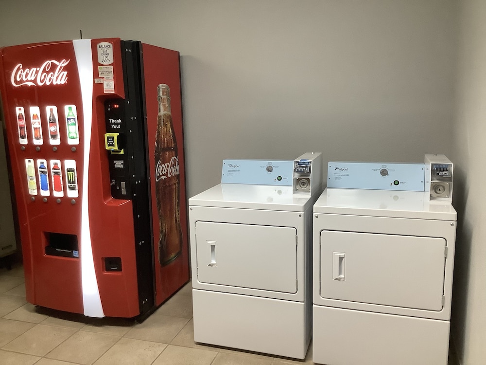 hometowne studios by red roof amarillo west