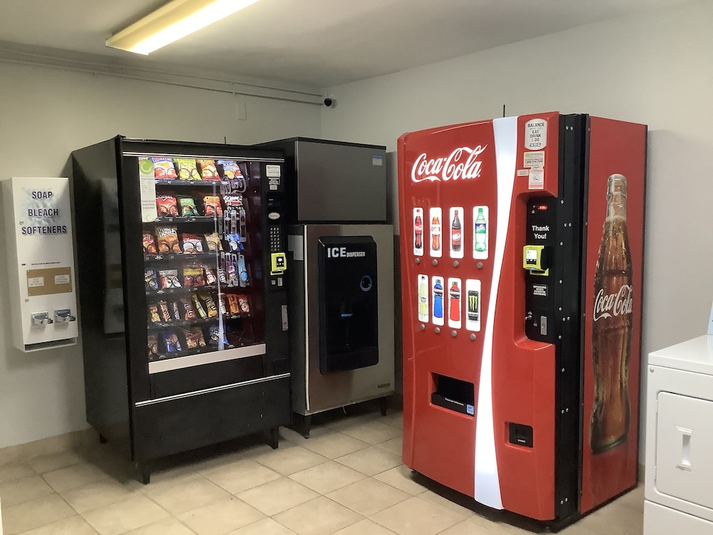 hometowne studios by red roof amarillo west