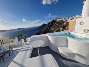 trieris villa and suites