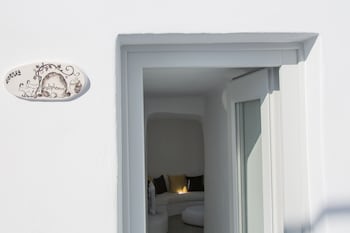 trieris villa and suites