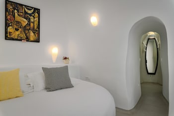 trieris villa and suites