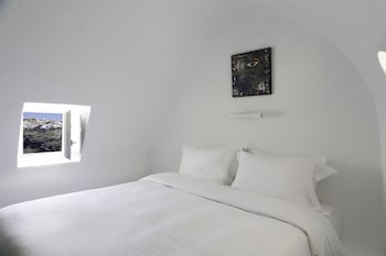 trieris villa and suites