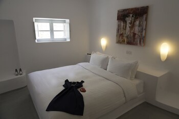 trieris villa and suites