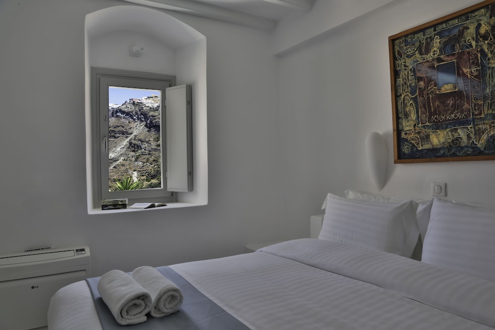 trieris villa and suites