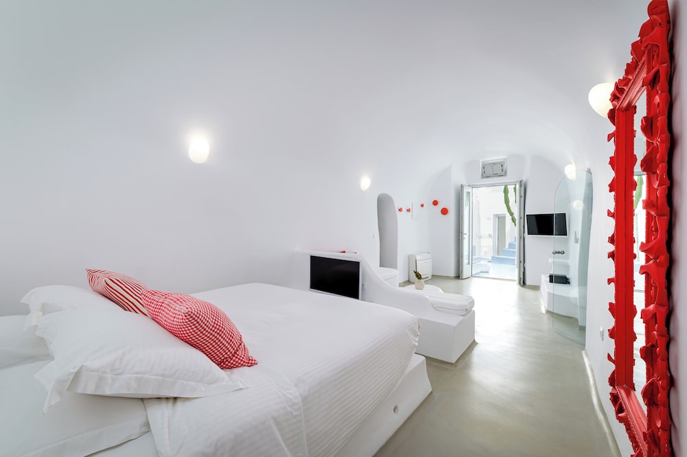 trieris villa and suites