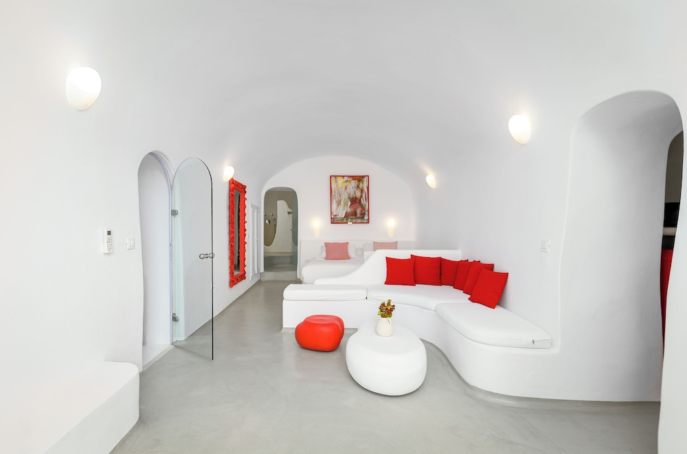 trieris villa and suites