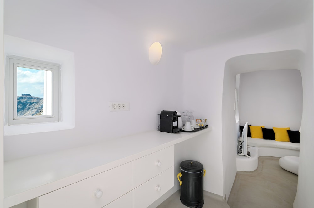 trieris villa and suites