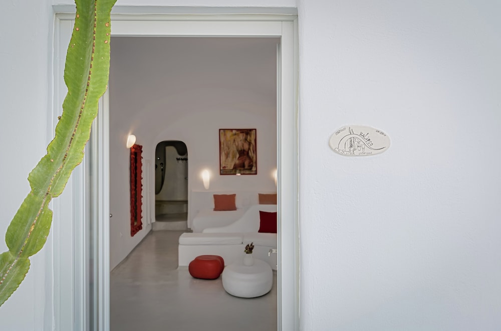 trieris villa and suites