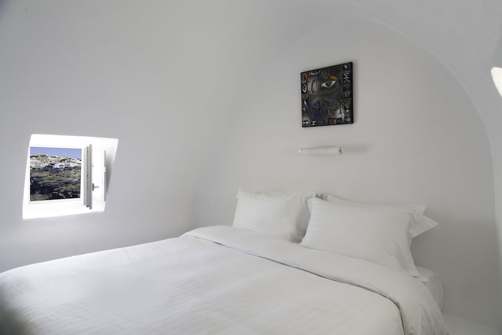 trieris villa and suites