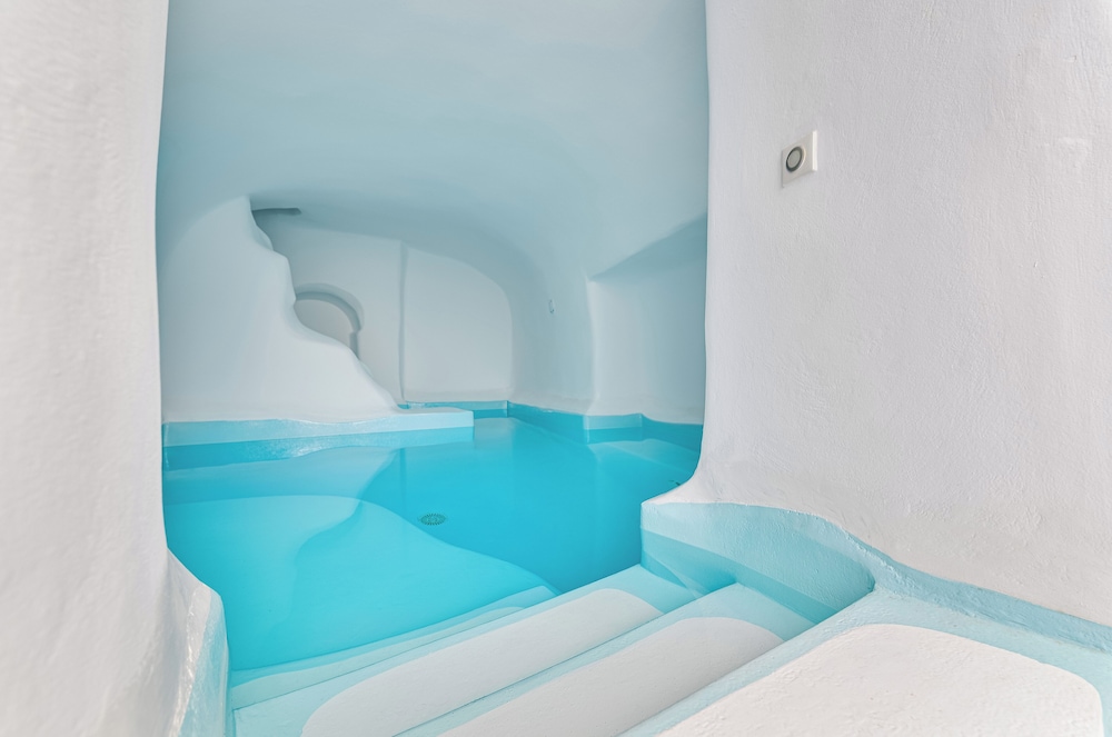 trieris villa and suites