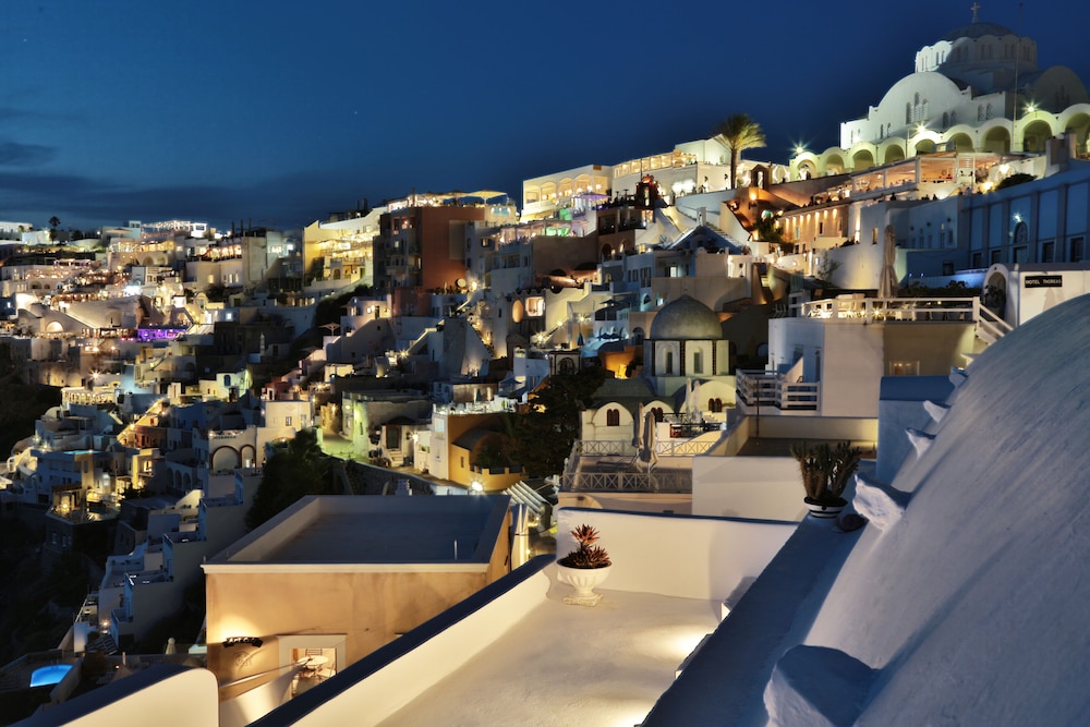 trieris villa and suites