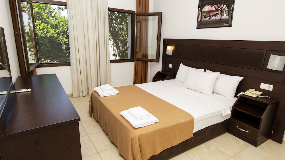 flora hotel bodrum