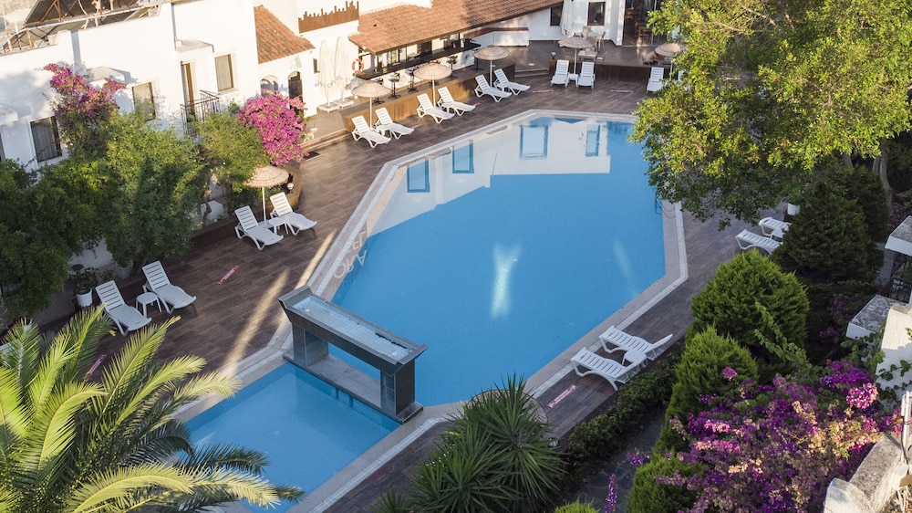flora hotel bodrum
