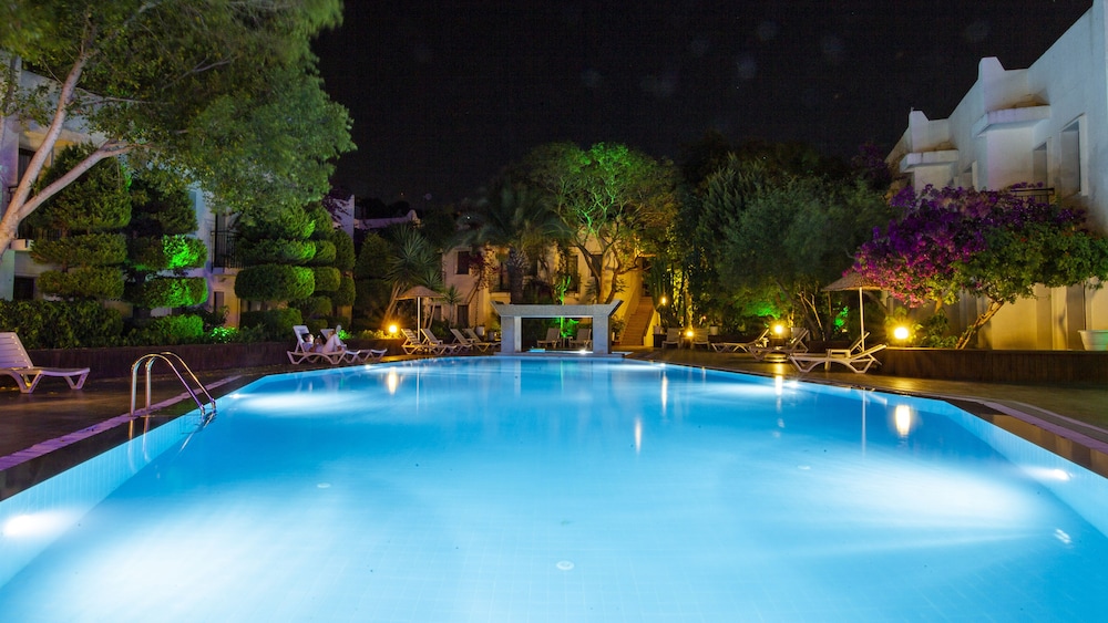 flora hotel bodrum