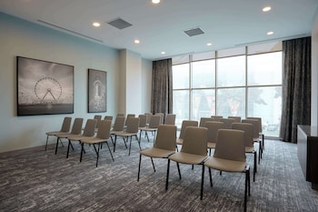 Radisson Hotel Baku,28 Mall>>Baku,4 star