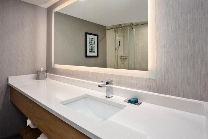 doubletree by hilton lansing