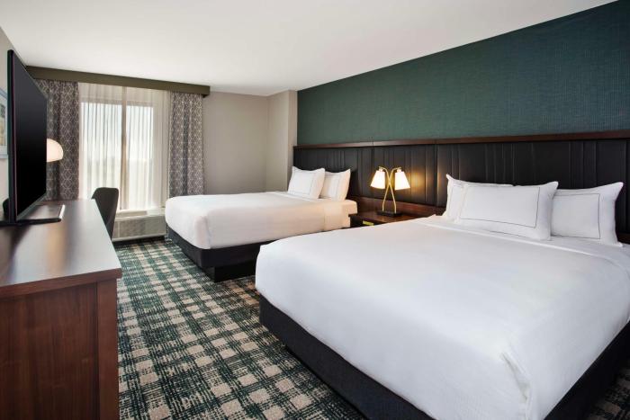 doubletree by hilton lansing