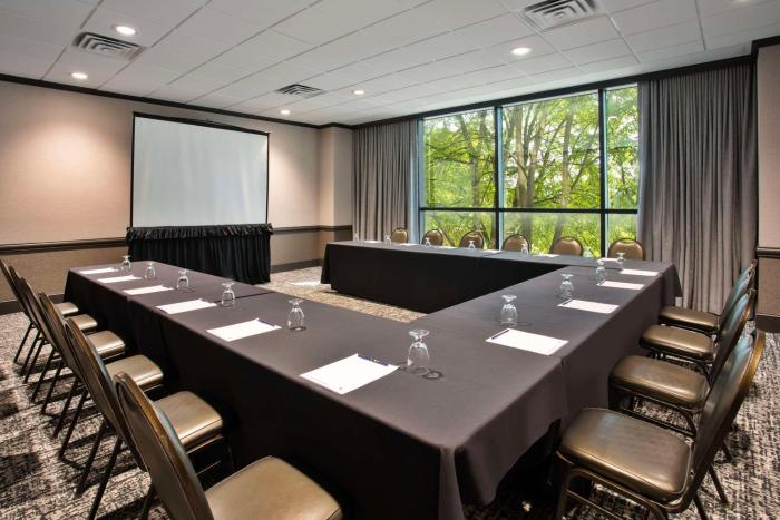 doubletree by hilton lansing