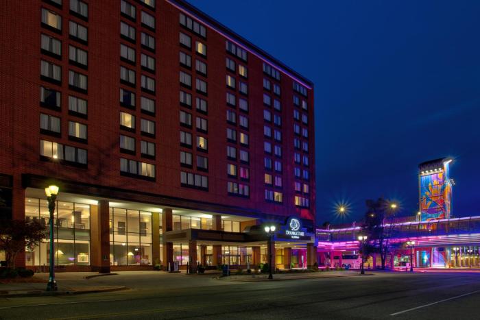 doubletree by hilton lansing