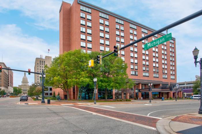 doubletree by hilton lansing