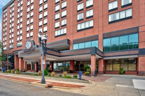doubletree by hilton lansing
