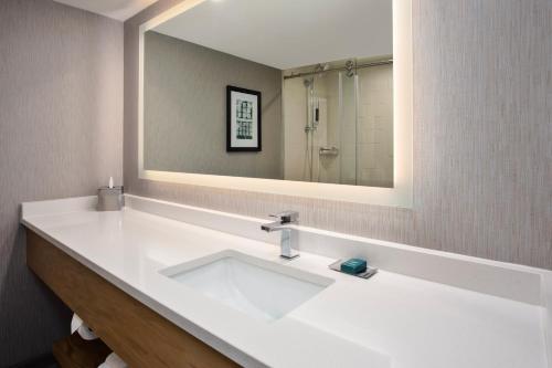 doubletree by hilton lansing