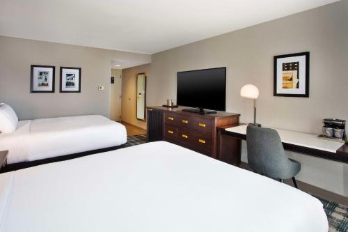 doubletree by hilton lansing