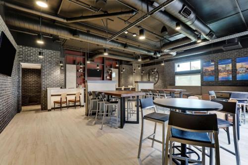 drury plaza hotel savannah pooler